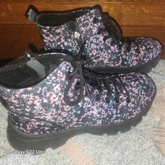 Skechers Women's RoadiesSurge-Lotsa Flowers comfort Sneaker - Picture 4 of 4